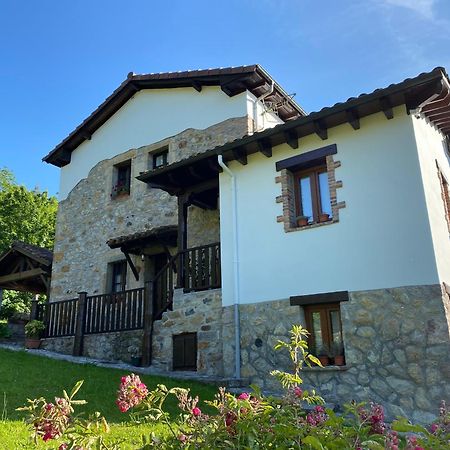 Apartamentos Rurales La Caviana Cangas de Onis Exterior photo